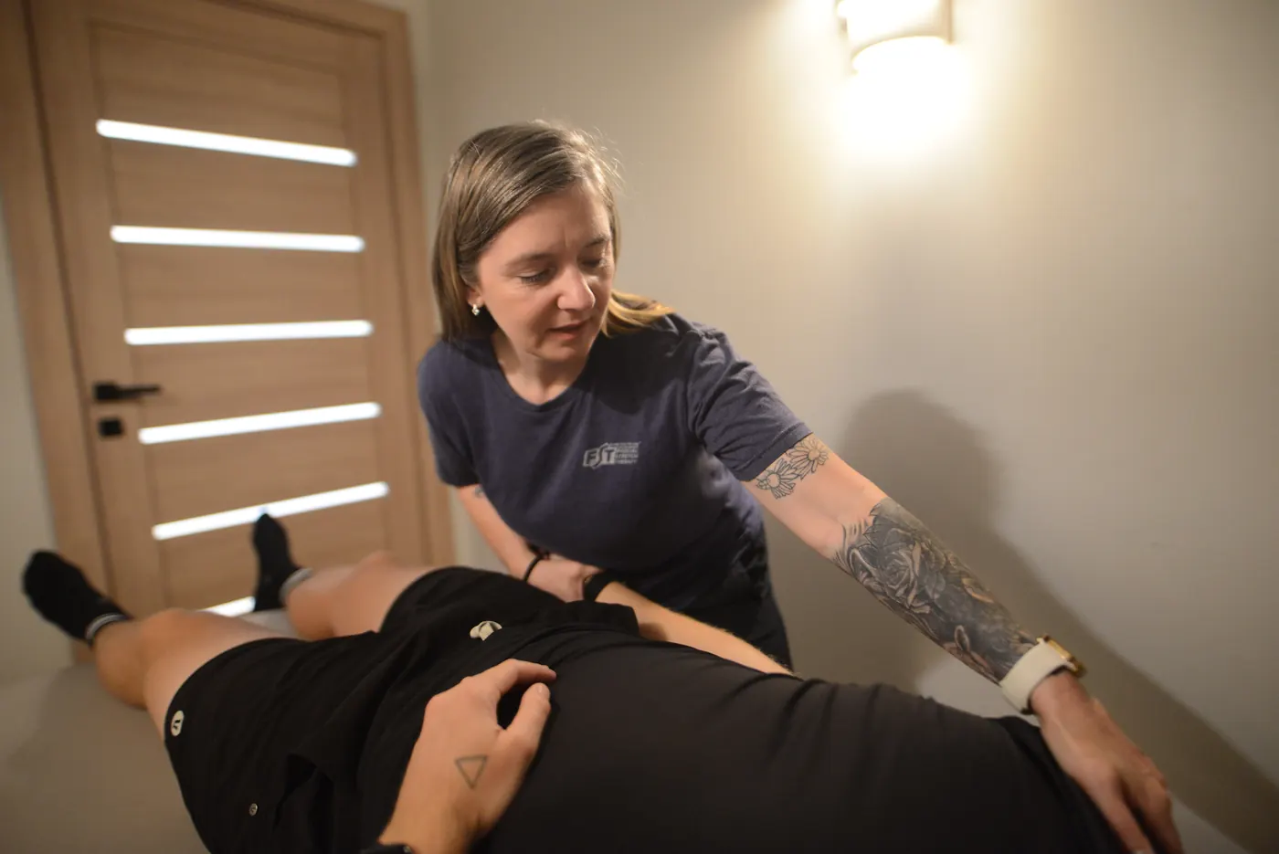 Fascia stretch therapy at 100% Chiropractic Austin Rosedale.
